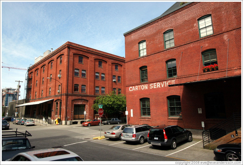 Old brick building with Carton Service painted on it.  13th Ave. and Hoyt St., Pearl District.