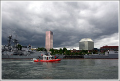 Portland skyline including US Bancorp tower, viewed from Willamette River.