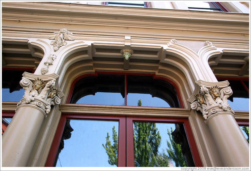 Old building. 1st Ave. and Couch St., Waterfront District.