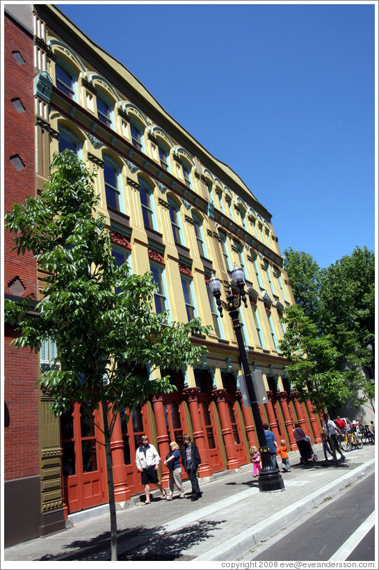 Old building. Naito Parkway, Waterfront district.
