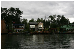 Houseboats. Oregon Yacht Club. Willamette River.