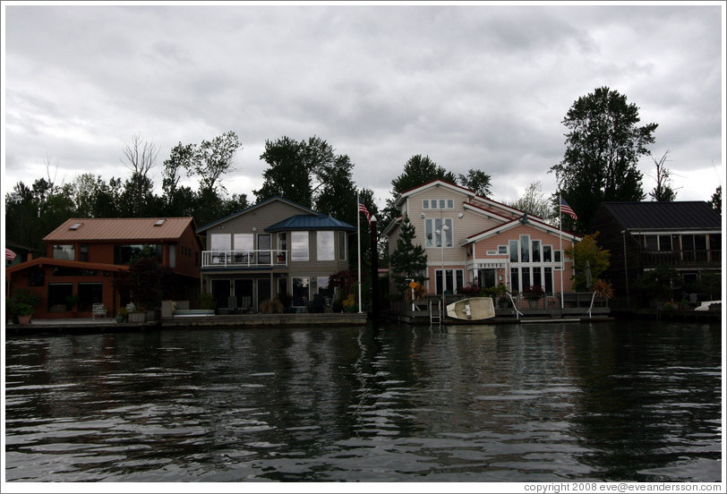 Houseboats. Oregon Yacht Club. Willamette River. (Photo ID 12390portland)