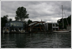 Houseboats. Oregon Yacht Club. Willamette River.