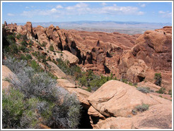 Along the path to Double O Arch.