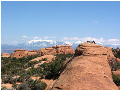 Along the path to Double O Arch.