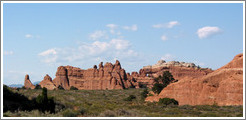 Along the path to Double O Arch.