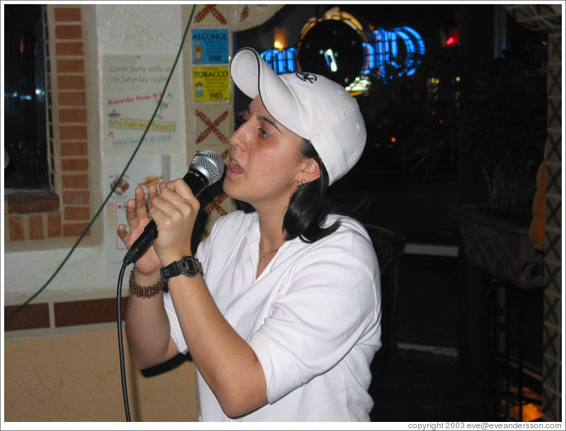 Lissette. Karaoke.